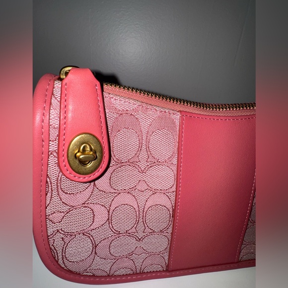 Swinger - Picture 4 of 8